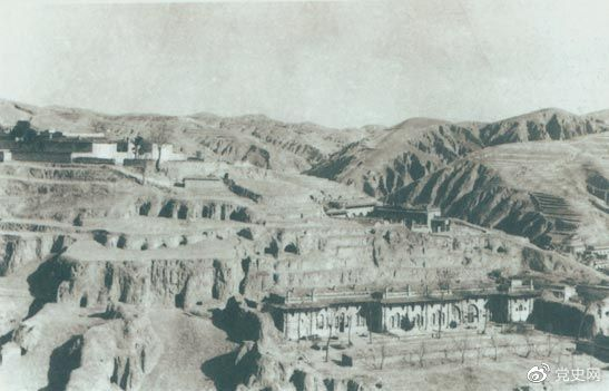 1947年12月25日至28日，中共中央在陜北米脂楊家溝召開(kāi)擴(kuò)大會(huì)議（十二月會(huì)議）。圖為會(huì)議會(huì)址。