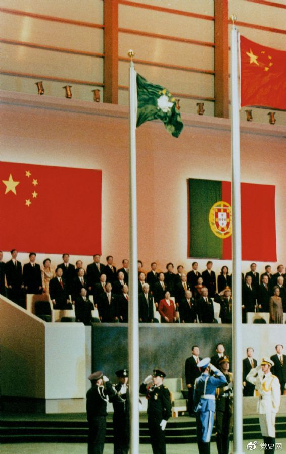 1999年12月20日，中國政府恢復(fù)行使對(duì)澳門的主權(quán)。